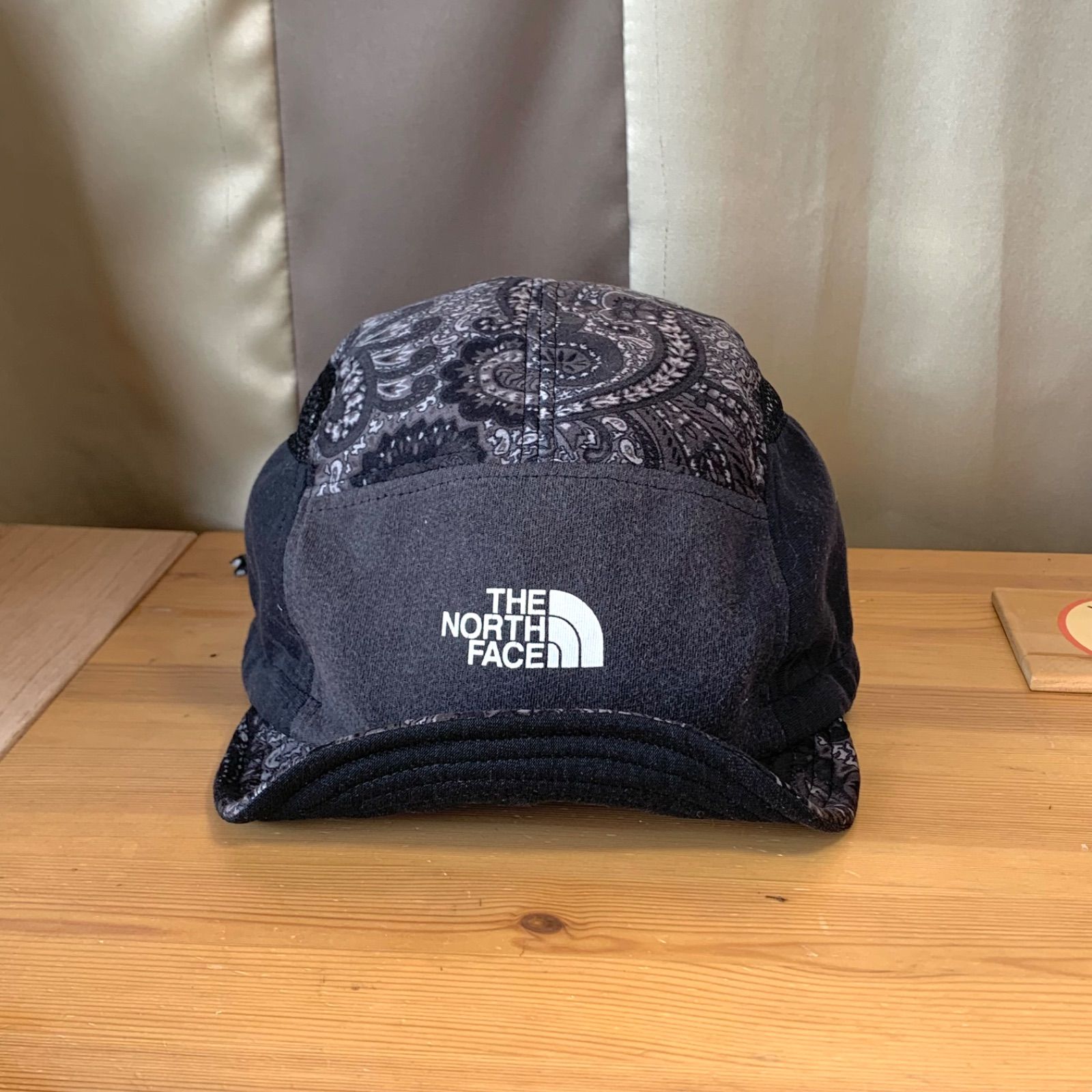 NUOM 大きめ　ノースフェイス　黒　ペイズリー　ランニングキャップ