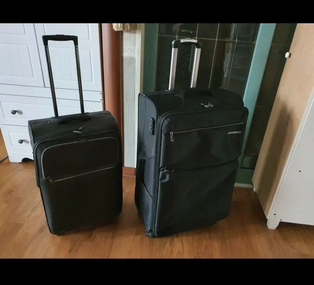 大型キャリア4輪タイヤ パスワードロック機能 拡大ジッパーあり 4万円 その他キャリアおよびリュック リュックサックなど全て メルカリshop取引では対象外