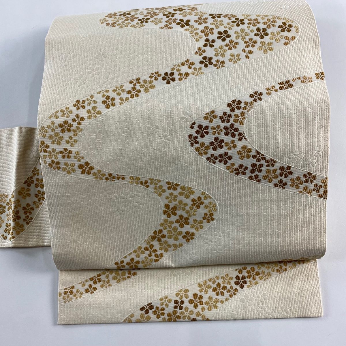 名古屋帯 秀品 梅 流水 クリーム 正絹