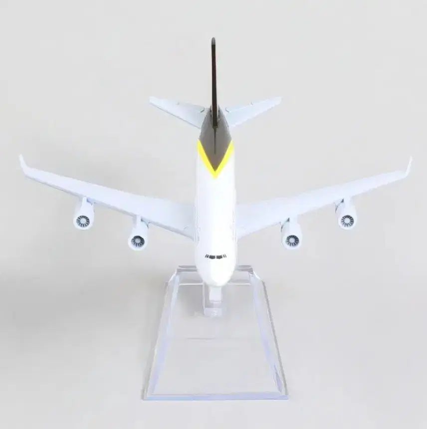 金属) UPS 747 航空機 モデル (図) 売ります - メルカリ
