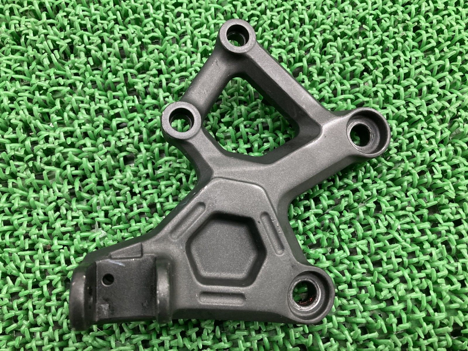 りゅう　左右ステップ販売 カワサキ ZX-25R タンデムステップ 右 SKT 純正 中古 バイク