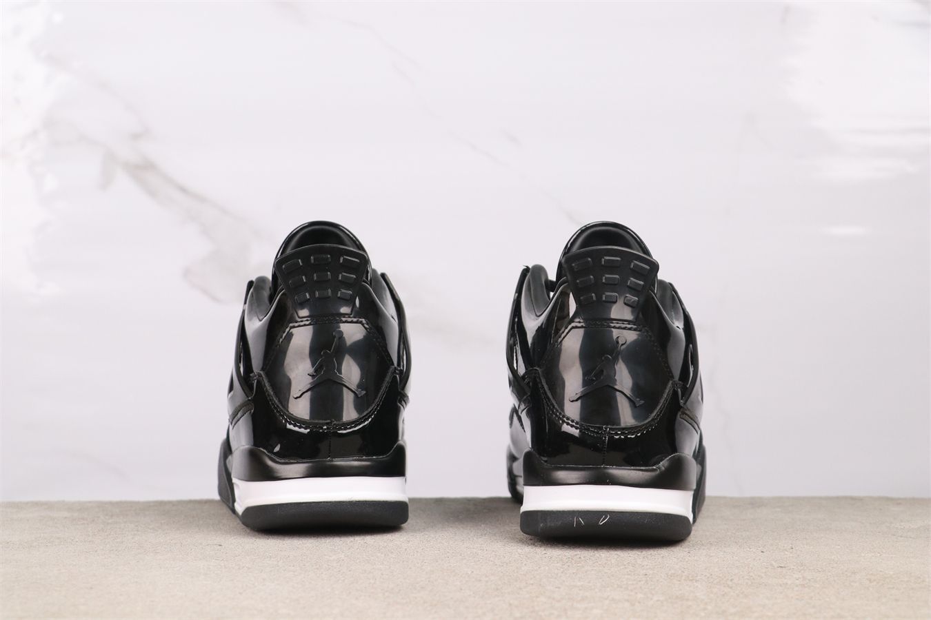 今日特価】Air Jordan（エア ジョーダン） AJ4 719864 - 010