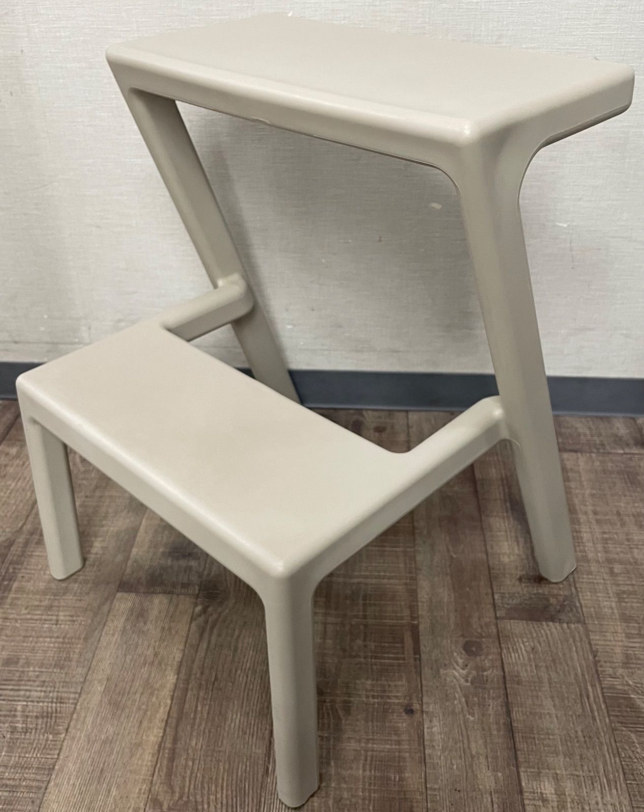 IKEA イケア メステルビー ステップスツール