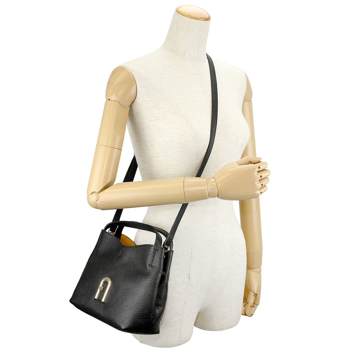 新品 フルラ FURLA ハンドバッグ プリムラ HOBO BAG ネロ - メルカリ 