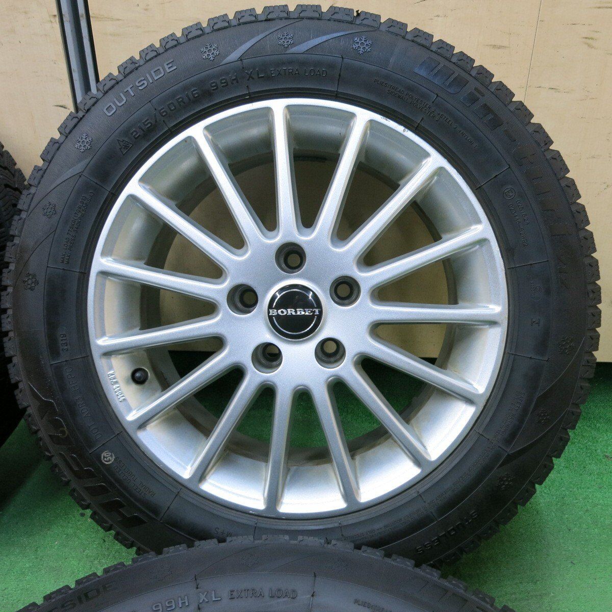 バリ溝！9.5分☆ワーゲン 等 BORBET 215/60R16 スタッドレス