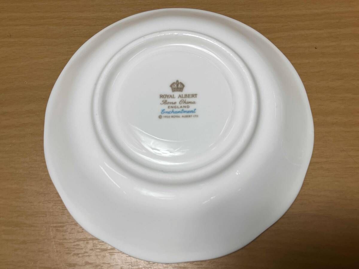 ロイヤルアルバート エンチャントメント カップ&ソーサー 6客セット