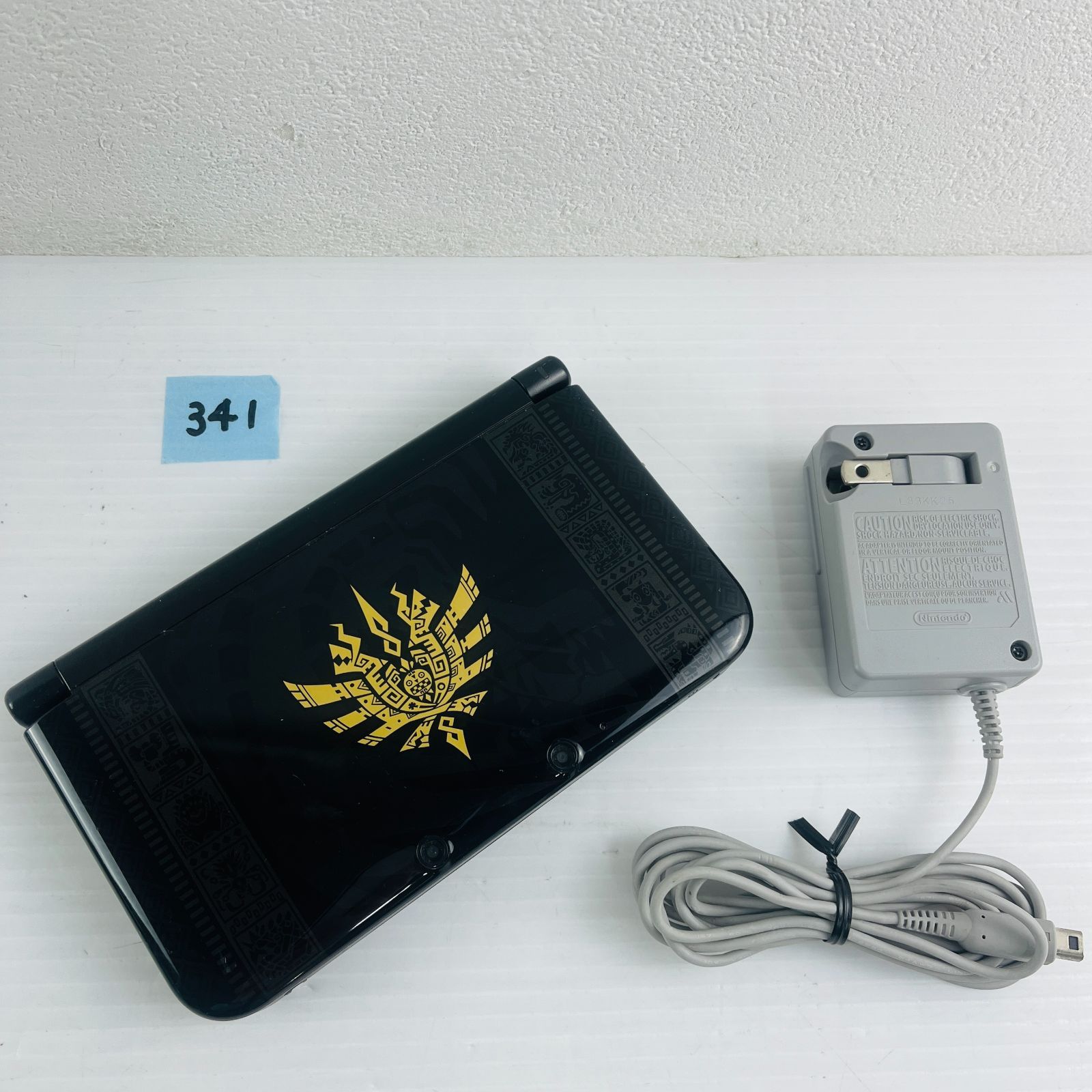 341【通電動作OK】ニンテンドー3DS LL ゴアマガラ ブラック モンスターハンター4 本体＋純正充電器 任天堂 Nintendo