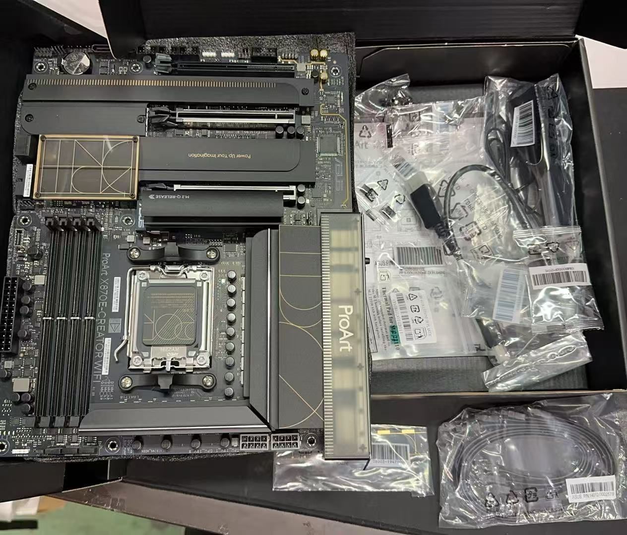 ASUS ProArt X870E-Creator WIFI AMD Ryzen 9000 921239 B0DHV65JX6