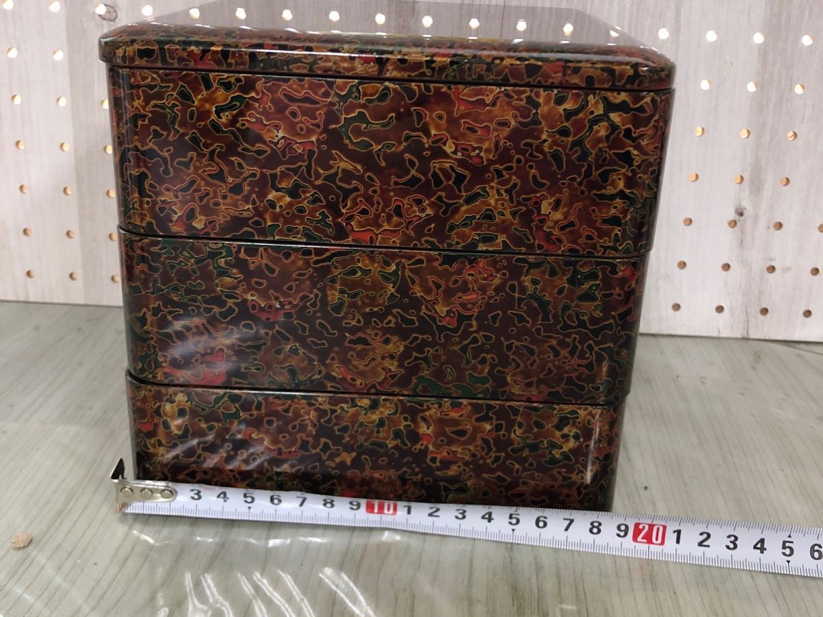 3-▲津軽塗り 唐塗 三段重 重箱 漆器 伝統工芸 箱付き 高級美術漆器 恵比須屋 3段サイズ高さ約18×横18×奥行20cm 1段の深さ約5cm キズあり 3-△津軽塗り 唐塗 三段重 重箱 漆器 伝統工芸 箱付き 高級美術