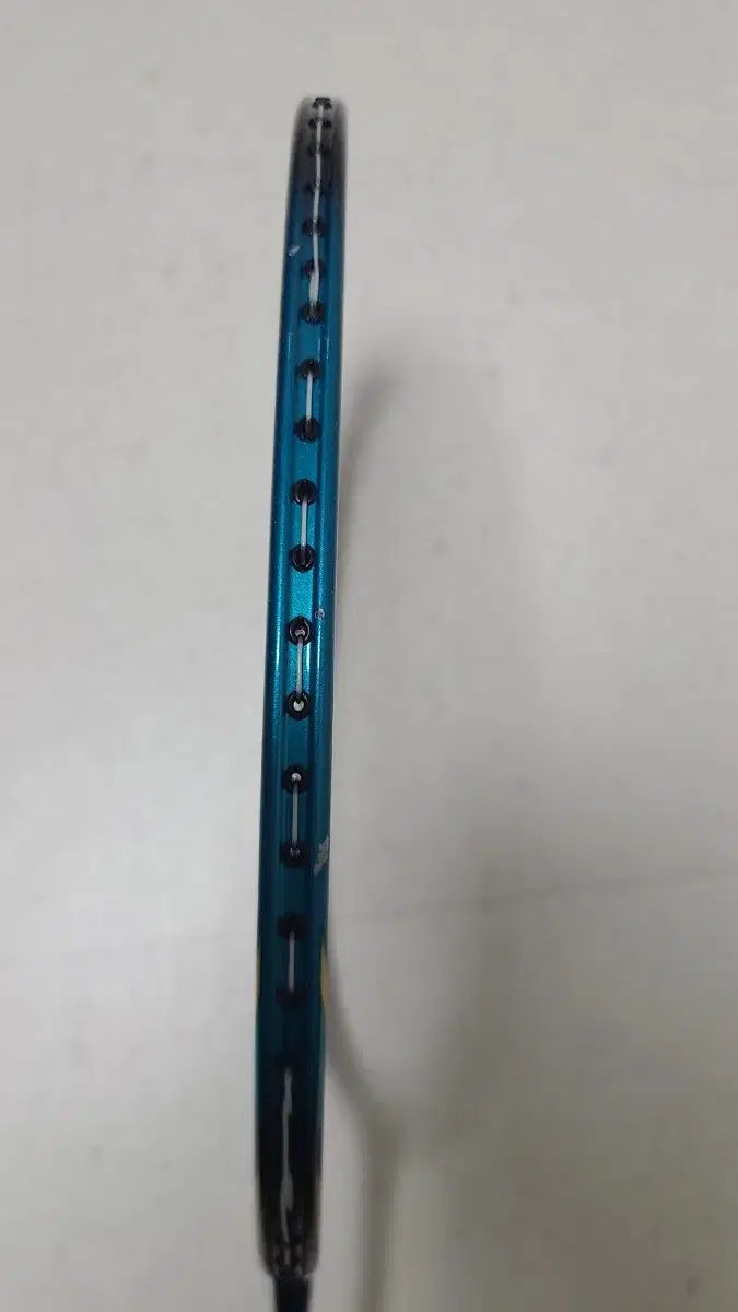 YONEX