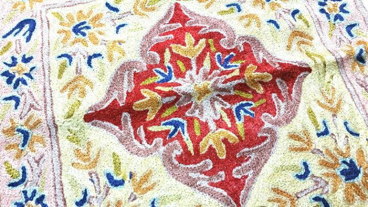 タイ輸入】クッションカバー ピロー ケース♪40×40センチ シルク 花柄