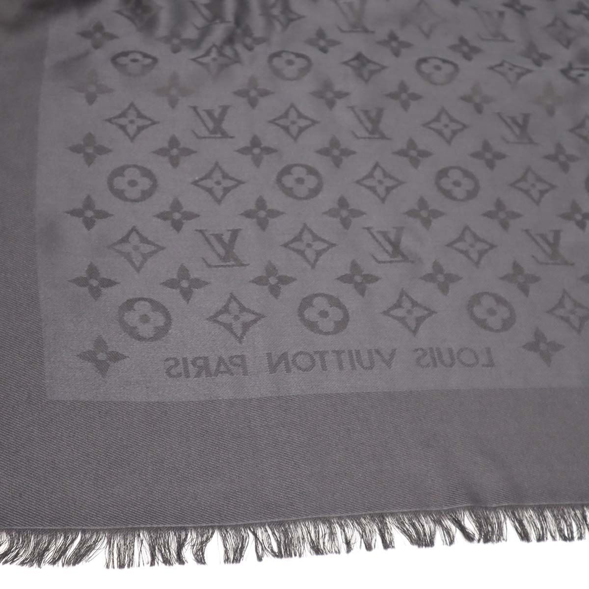 LOUIS VUITTON ストール グレー系 140cm x 140cm LOUIS VUITTON ストール グレー系 140cm x 140cm