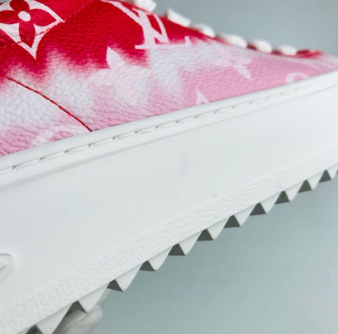 極美品☆LOUIS VUITTON・ルイヴィトン タイムアウトライン レディース