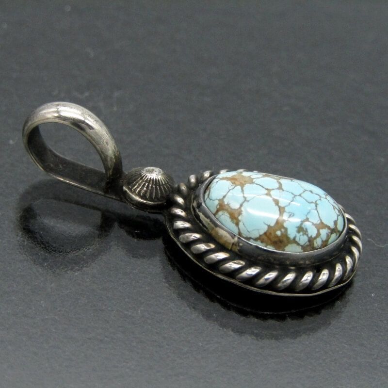 美品 Herman Smith ナバホ族 ペンダント ナンバーエイト 美品 Herman Smith ナバホ族 ペンダント ナンバーエイト
