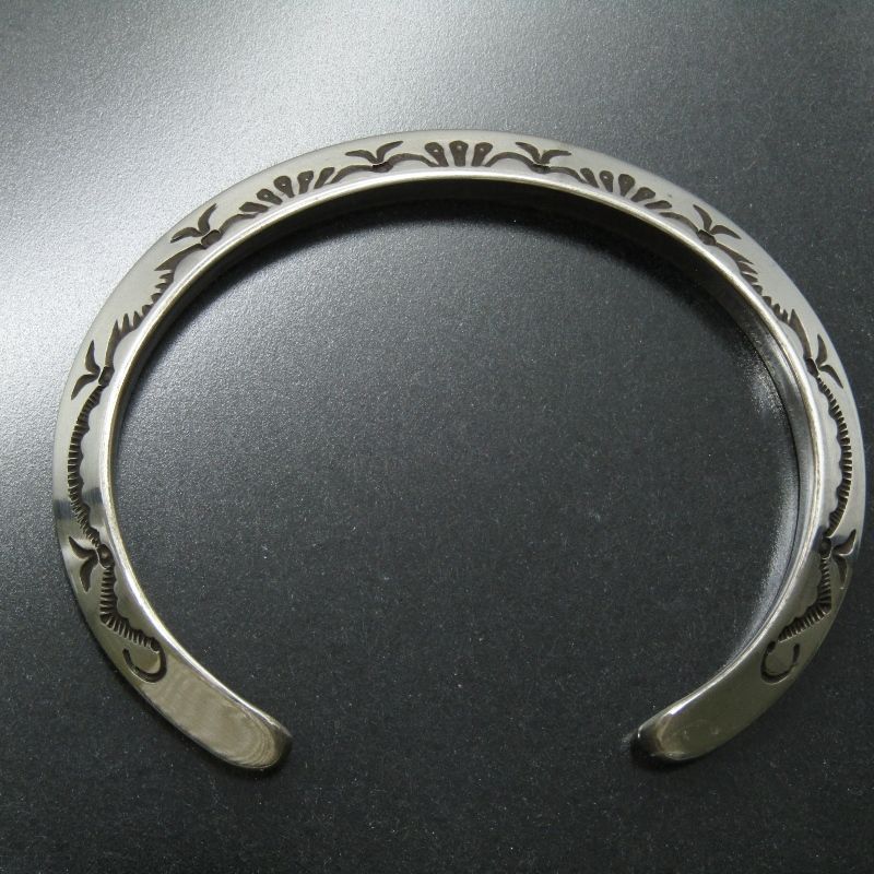 トライアングル エディソンサンディスミス