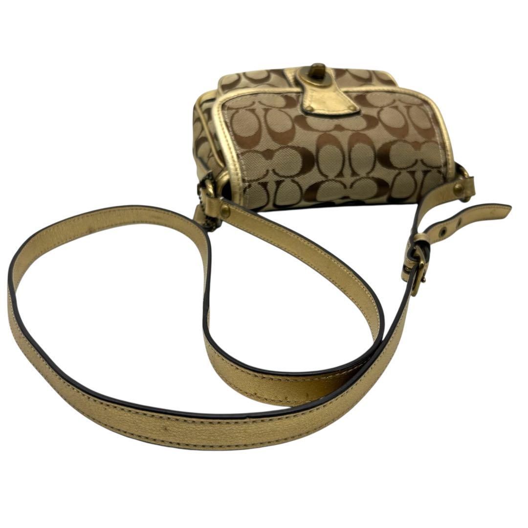 1211 Coach Shoulder Bag TurnLock Gold - メルカリ 