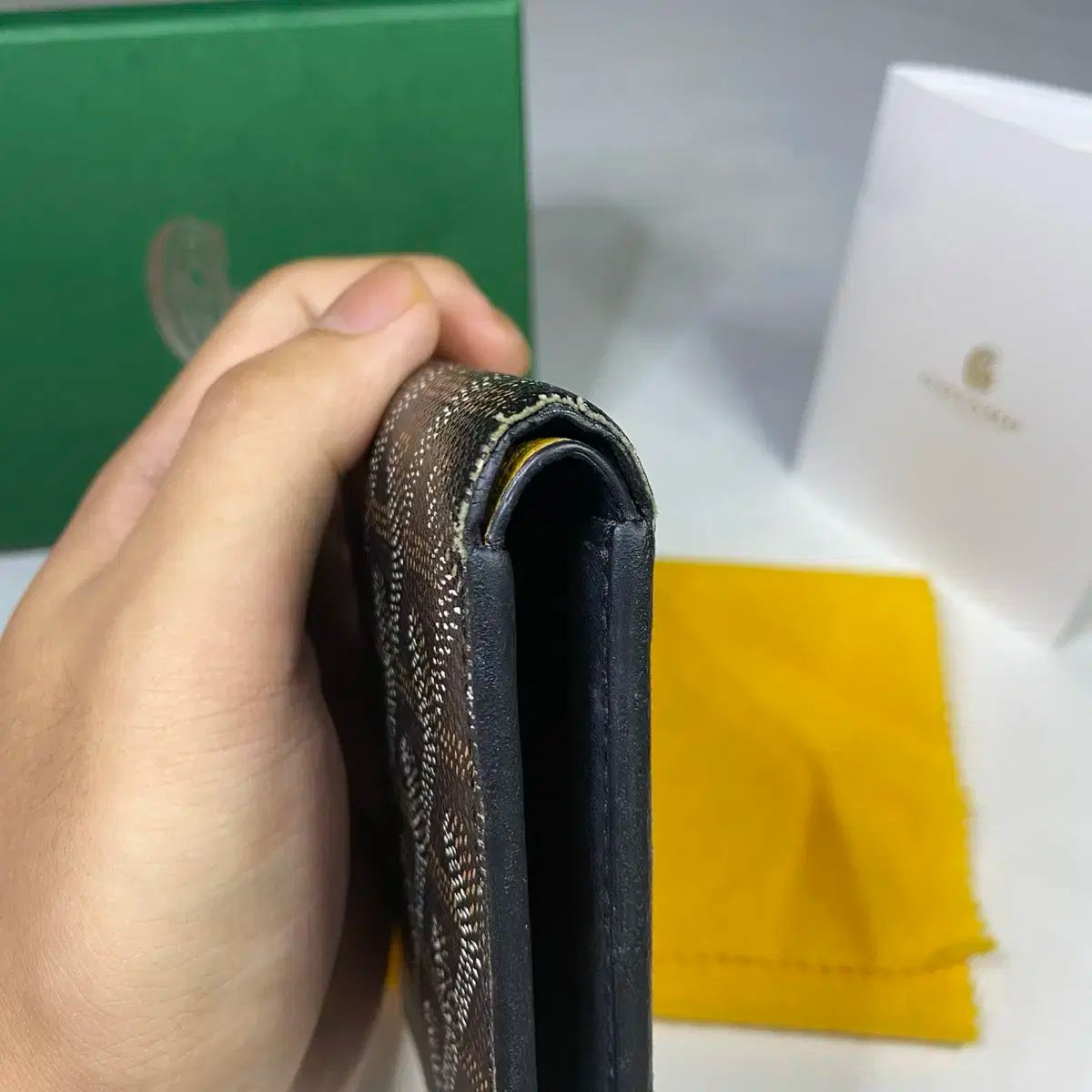 美品　GOYARD ゴヤール　ヴィクトワール　二つ折り財布　グレー GOYARD ≪新品≫ ゴヤール 2025年限定 ヴィクトワール