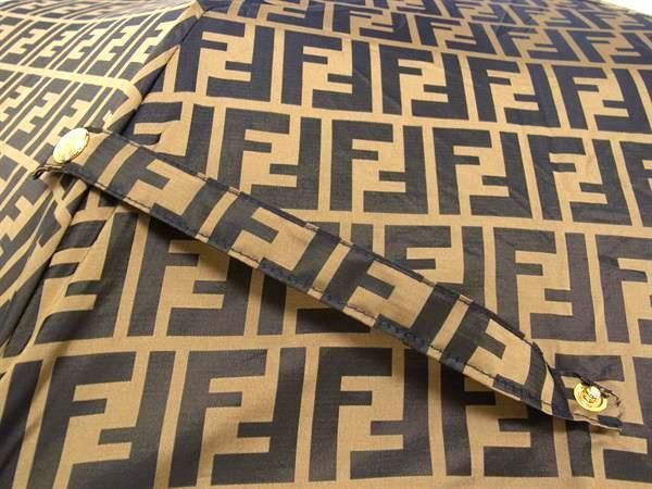 □美品□ FENDI フェンディ ズッカ柄 2段折り 折りたたみ傘