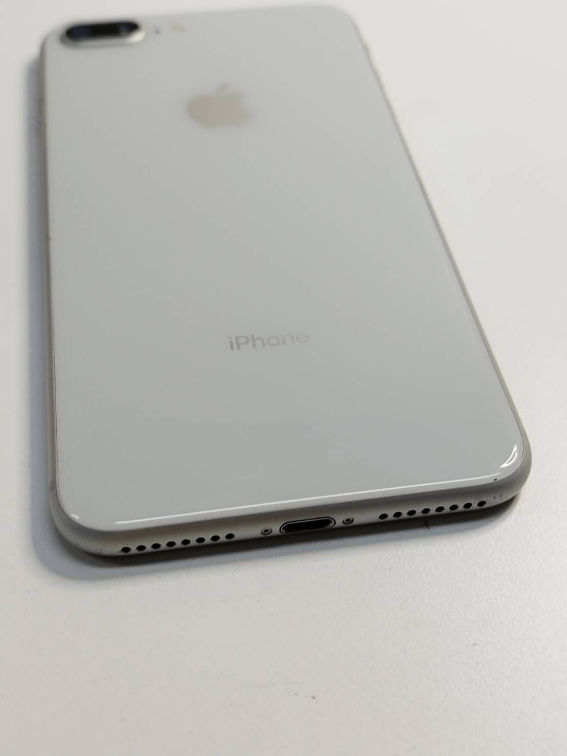 工場 【ジャンク】iPhone 8 Plus/256GB/A1898〈MQ9P2J/A〉