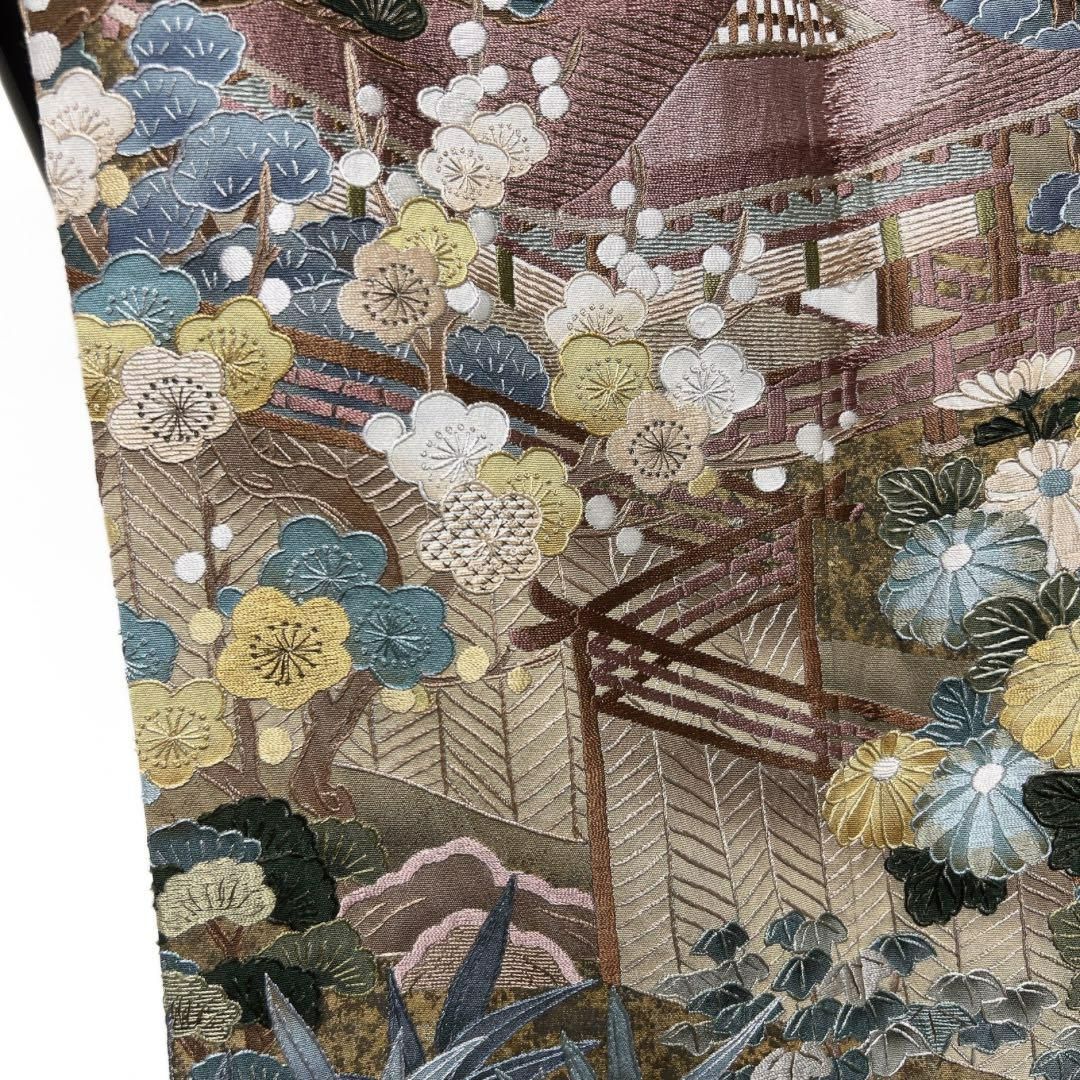 未着用黒留袖刺繍五つ紋比翼付き菊お屋敷梅松着物093w d