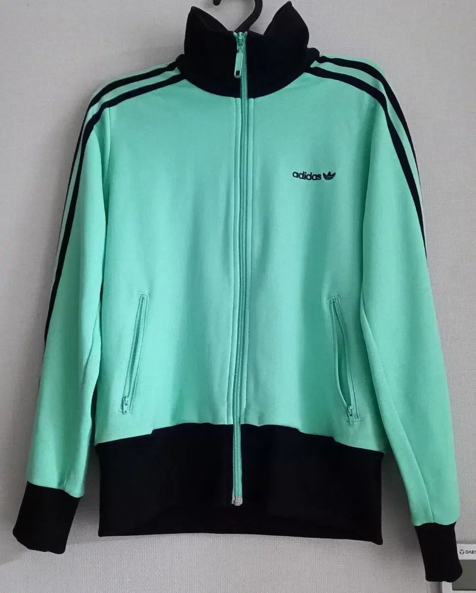 アディダス ミント ミントブラック 薄カーキ トラックジャージ ジャージ ジップアップジャージ 90|S