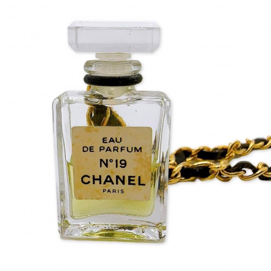 一点物 CHANEL EAU DE PARFUM N°19 チェーンネックレス