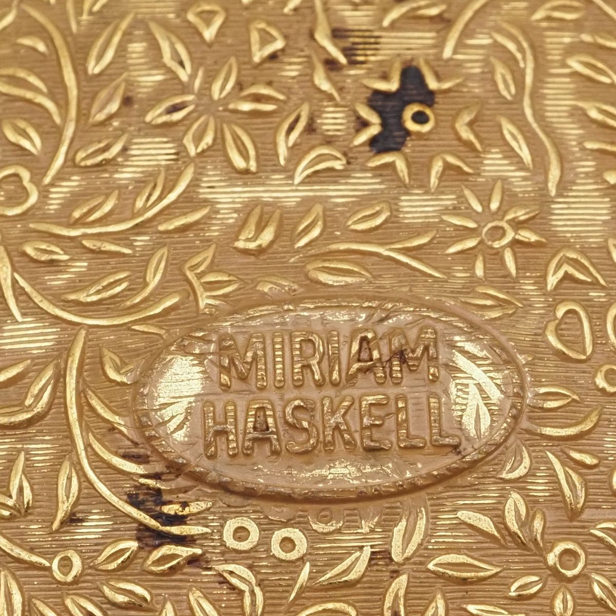 F325 MIRIAM HASKELL ミリアム ハスケル ブローチ ロケット リボン 透かし彫り ゴールド デザイン FORTGASGNV_COM_BR