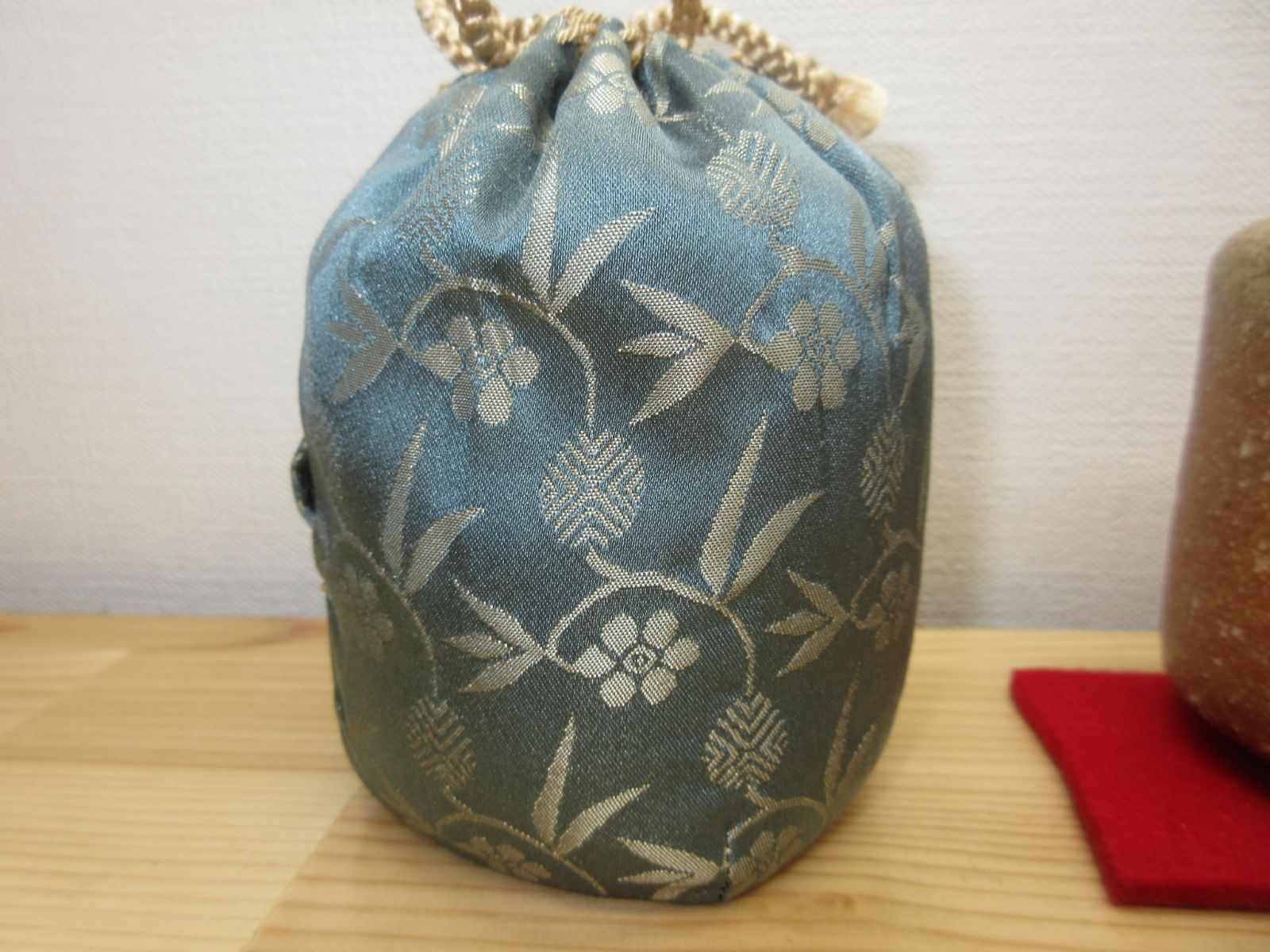 送料込【逢絢亭】茶道具 茶入 信楽焼 仕覆２点付 古来窯 上田直方 共箱入り 逢絢亭】茶道具 茶入 信楽焼 仕覆2点付 古来窯 上田直方 共