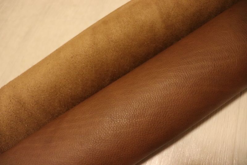 ブラウン 247ds クロム革 牛革 イタリア レザー シュリンク加工 はぎれ 一枚革 レザークラフト 革 皮 本革 diy 生地 材料