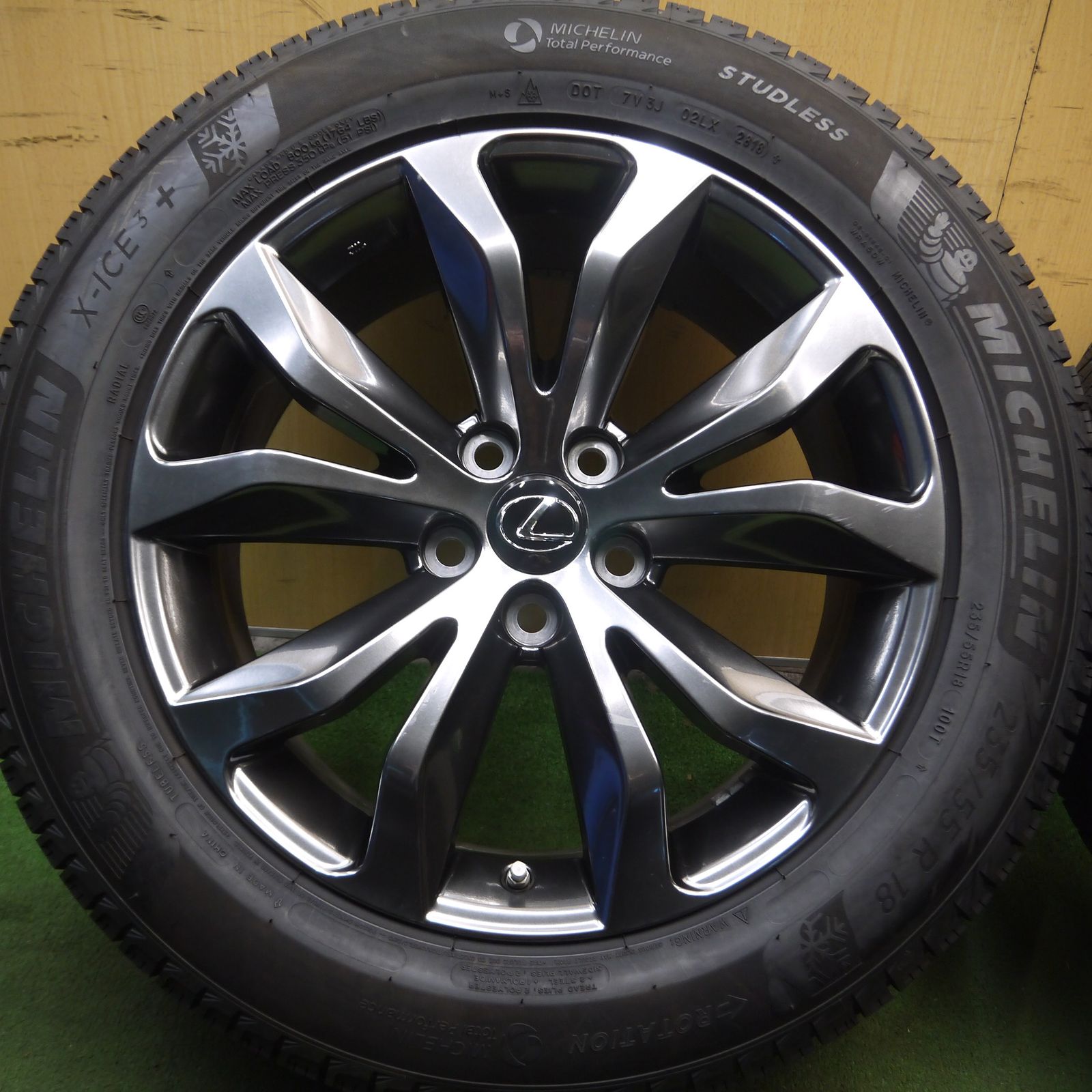 送料無料*センサー付 バリ溝 綺麗 9.5分以上☆レクサス NX Fスポーツ  