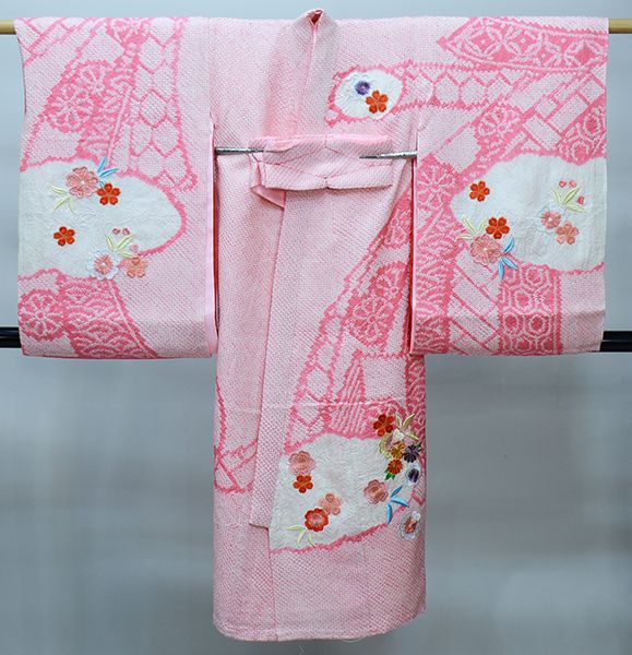 新品】正絹 お宮参り着物 初着(産着) 女児 ピンク系 絞り 刺繍