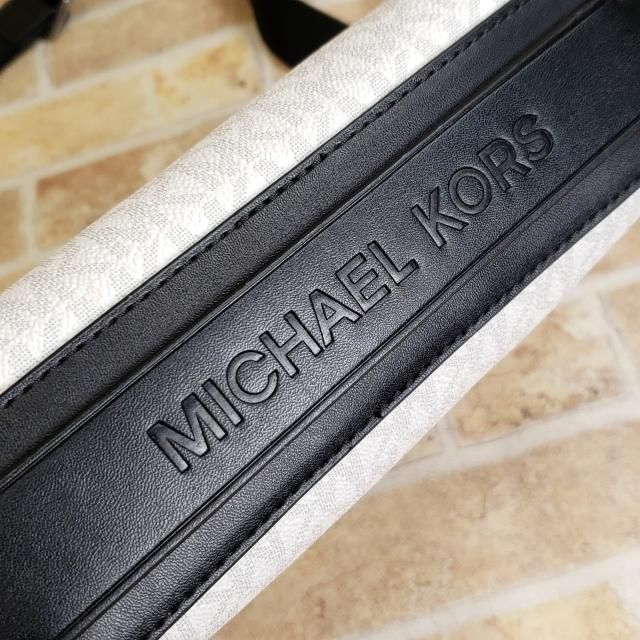 マイケルコース ☆ MK柄 PVC レザーコンビ ショルダーバッグ 小ぶり