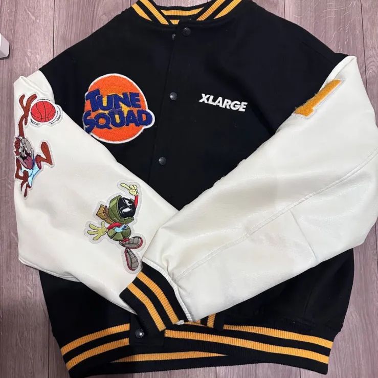 購入させていただきますブラックフライデーセール‼️XLARGE SPACE JAM スタジャン