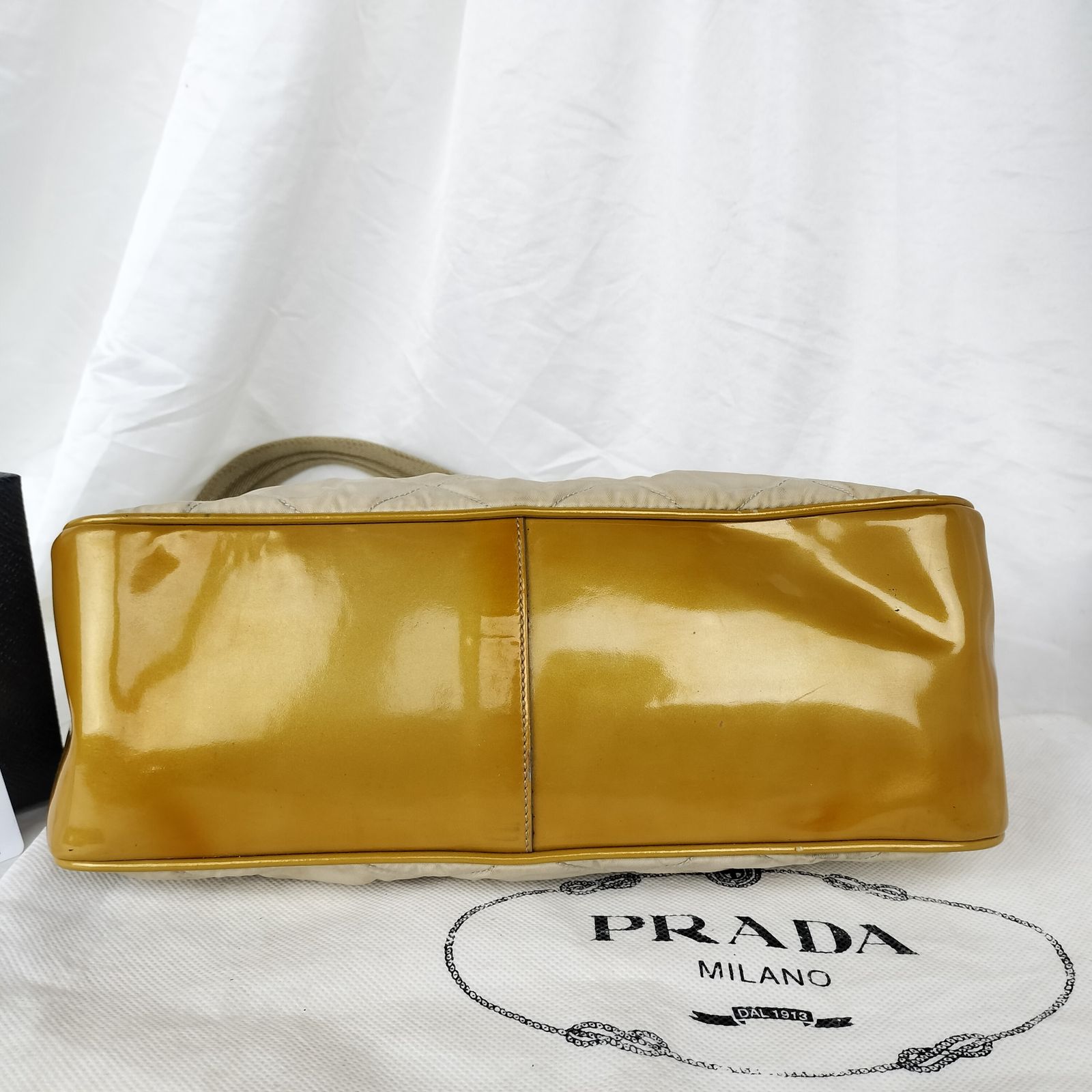 洗練された大人のカジュアル✨】 PRADA プラダ ショルダーバッグ 