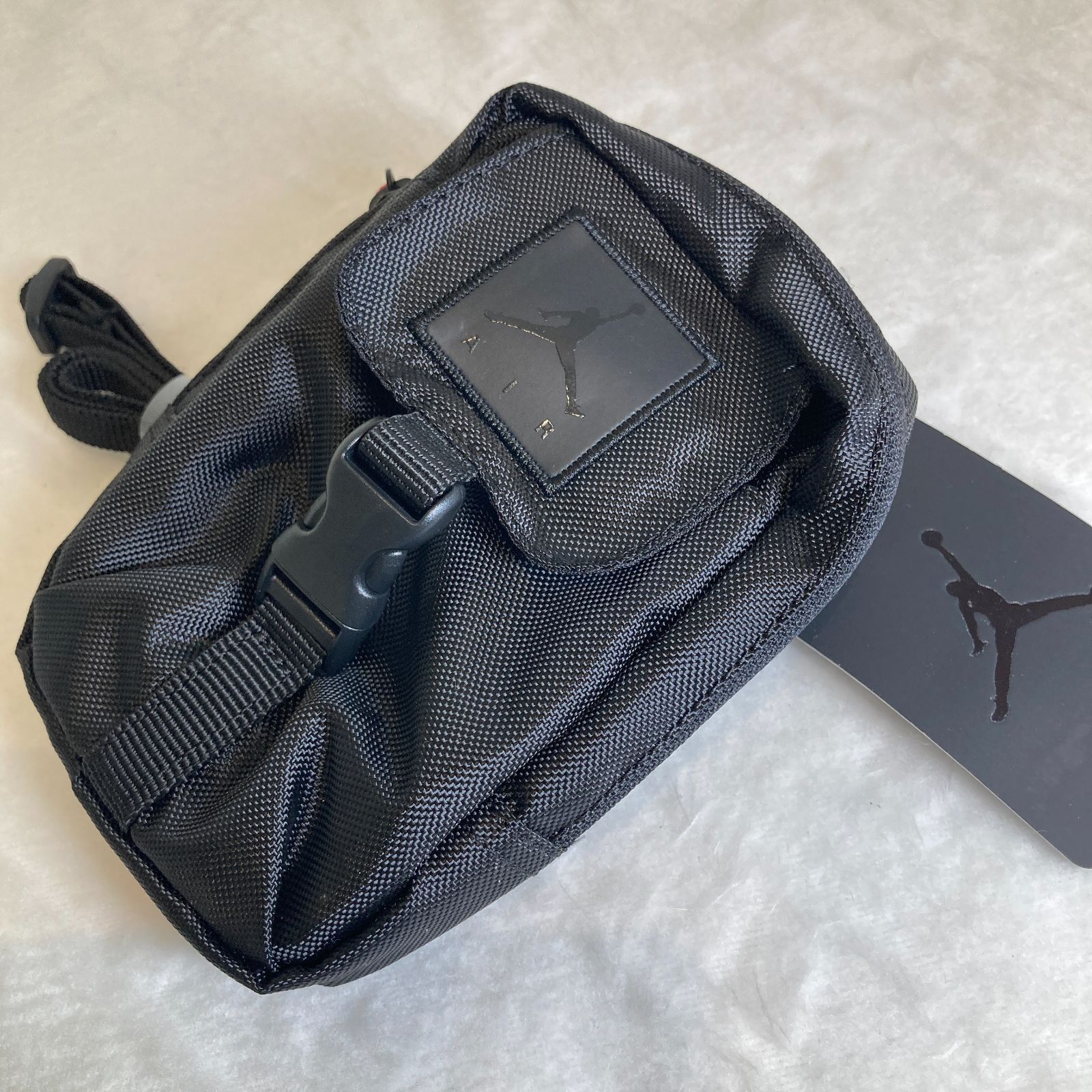 Nike Jordan ジョーダン ジャンプマン メッシュ バッグ ポーチ付 Nike Jordan ジョーダン ジャンプマン メッシュ バッグ ポーチ付