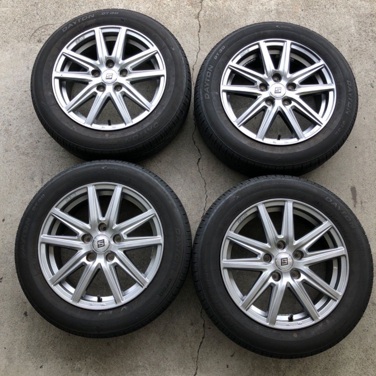 195/60R16 サマータイヤ　セレナなどに　C25 C26 C27
