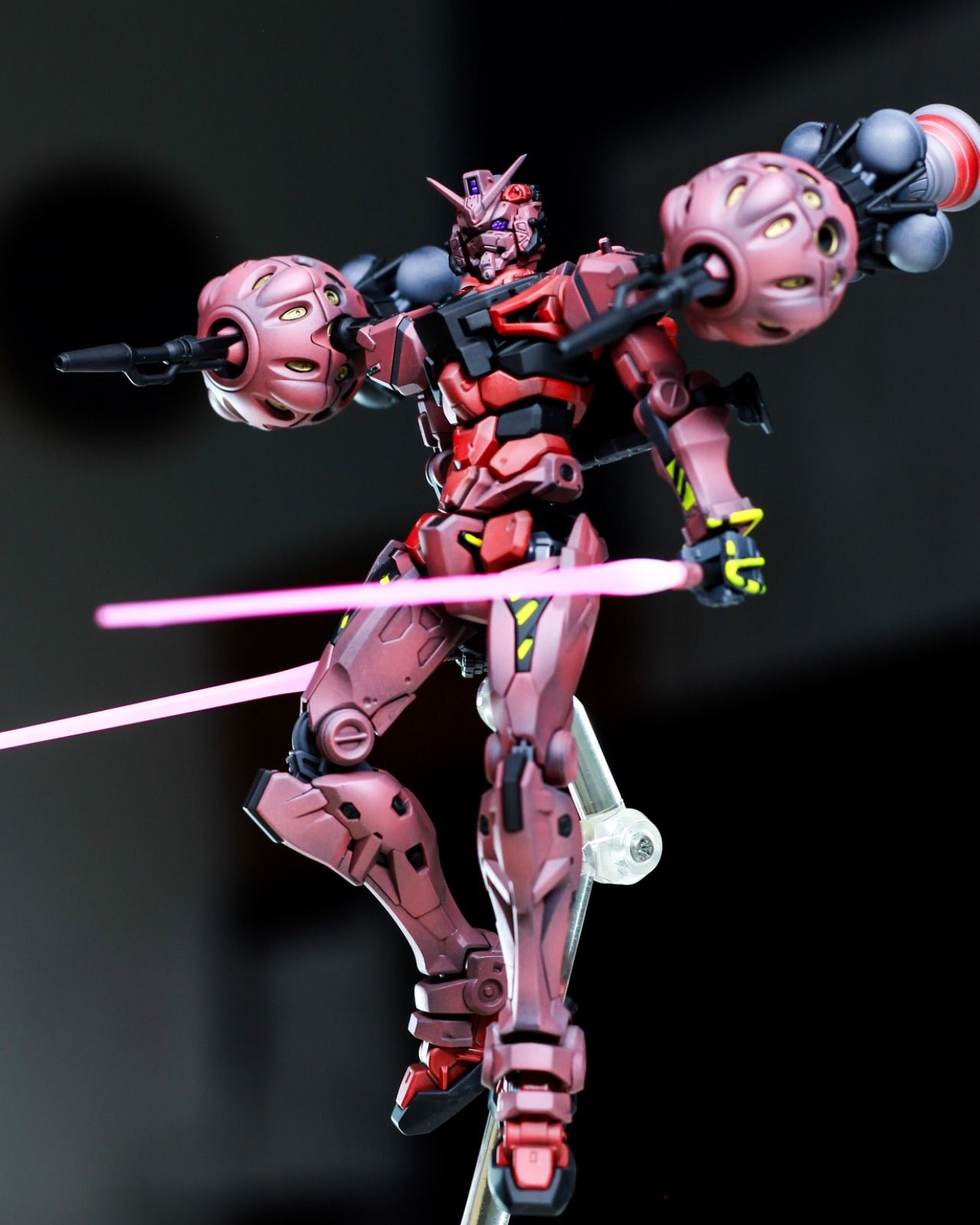 HG　GQuuuuuuX　赤いガンダム　メタリック塗装　完成品　最終値下げ HG 1/144 HG 1/144 赤いガンダム (RED GUNDAM)機動戦士Gundam