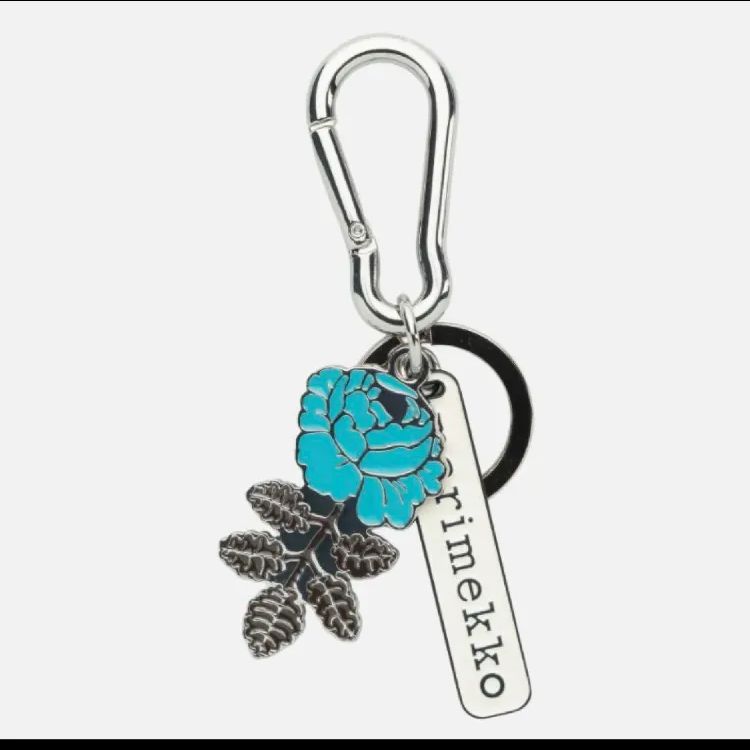 新品限定★正規品マリメッコ★ヴィヒキルースmarimekkoキーホルダー★送料込 marimekko マリメッコ キーチェーン ヴィヒキルース vihkiruusu