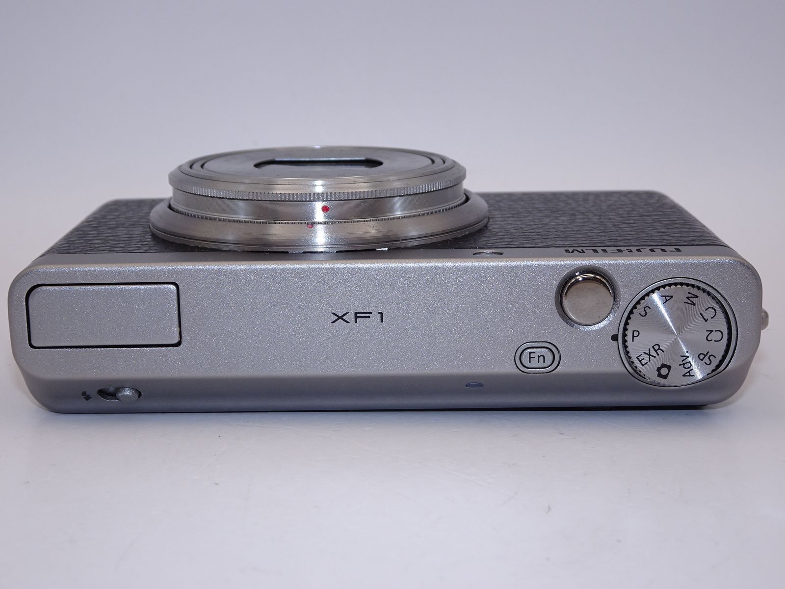 FUJIFILM デジタルカメラ XF1 ブラック F FX-XF1B :t11347:百獣の買取王カメライオン - 通販 -  Yahoo!ショッピング - デジタルカメラ（コンパクト）