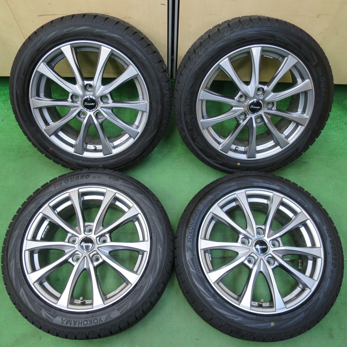 [送料無料] タイヤほぼ未使用！22年！キレイスタッドレス 195/50R16 ヨコハマ アイスガード iG70 Exceeder エクシーダー 16インチ PCD114.3/5H4093014イス