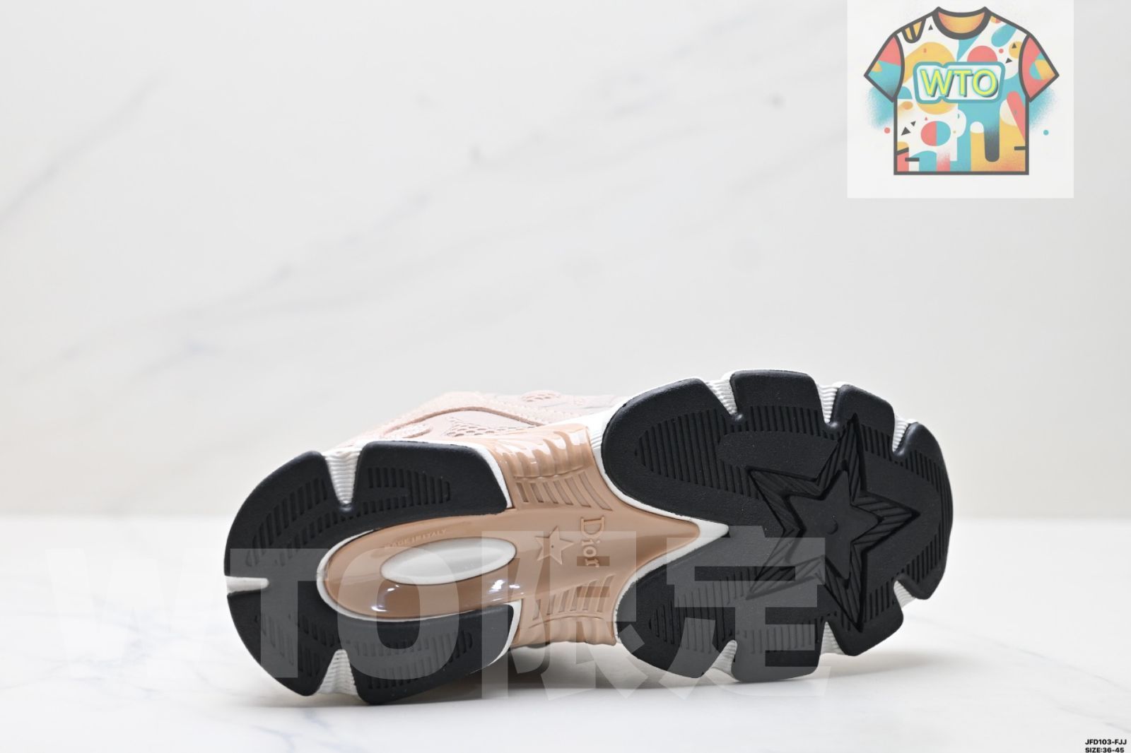 ディオール（DIOR）Chrono 丸頭（まるあたま）レースアップ