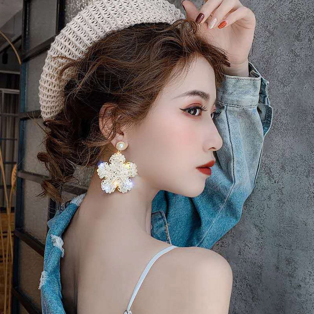 【大きめフラワーで顔まわりが華やぐ♡】DIOR ピアス Christian Dior LOGO FLOWER SWING EARRING/クリスチャン