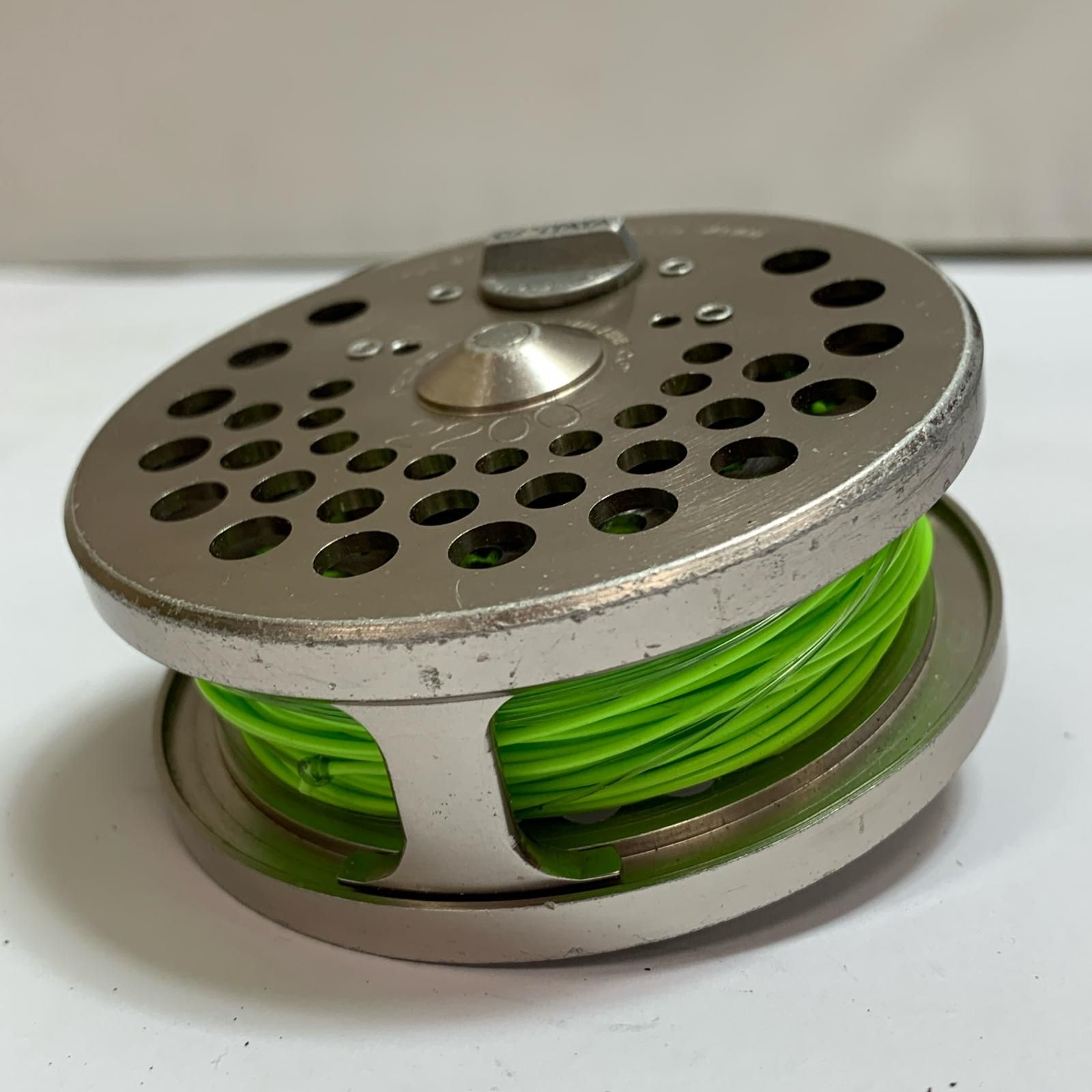 UFMウエダ CANTATA フライリール 2200 ufmウエダ CANTATA カンタータ 2200 フライリール - 中古 - なんでも