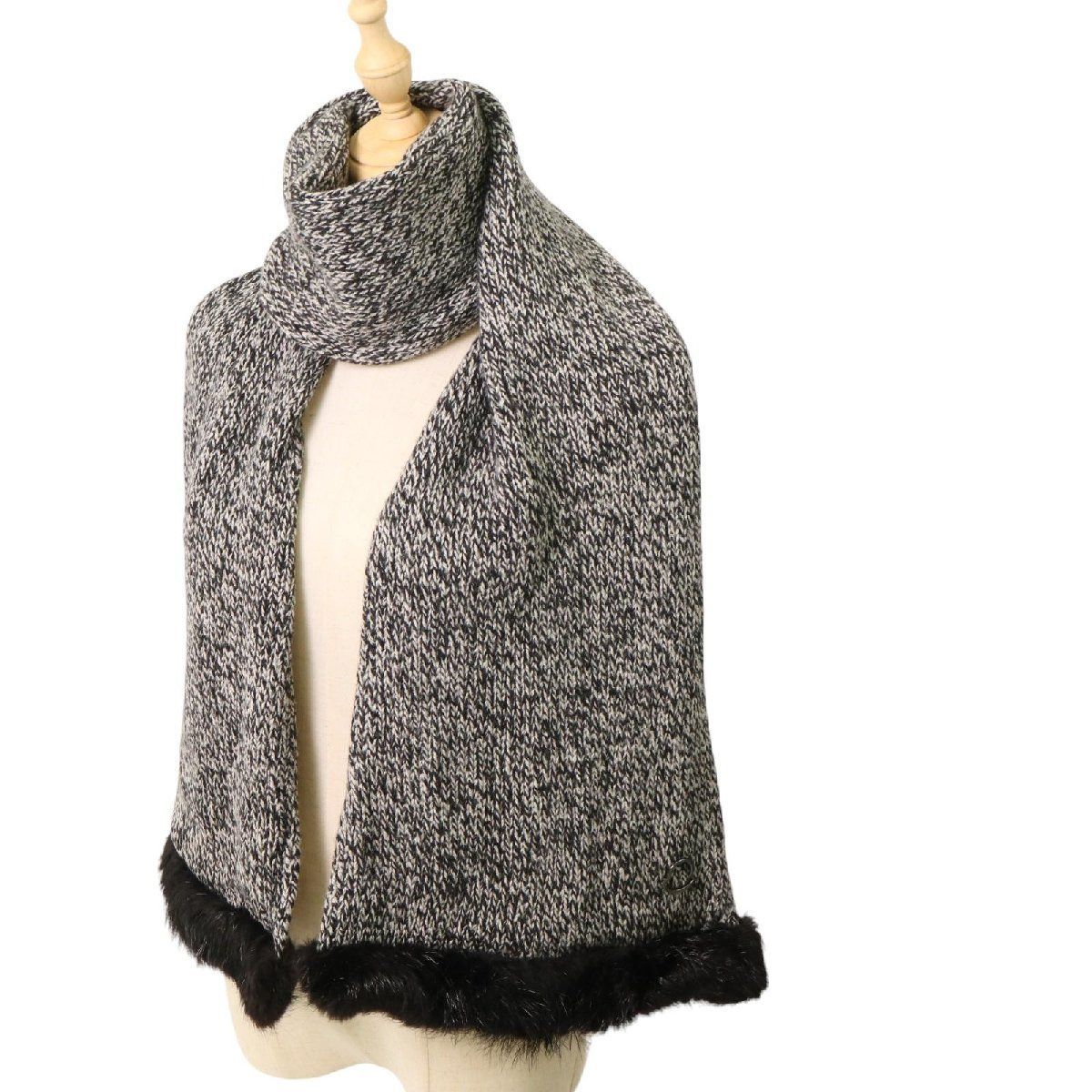 MONCLER モンクレール ファー付 マフラー - メルカリ