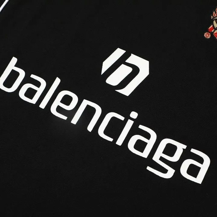 希少品 BALENCIAGAサッカーTシャツユニフォーム ブラック - メルカリ