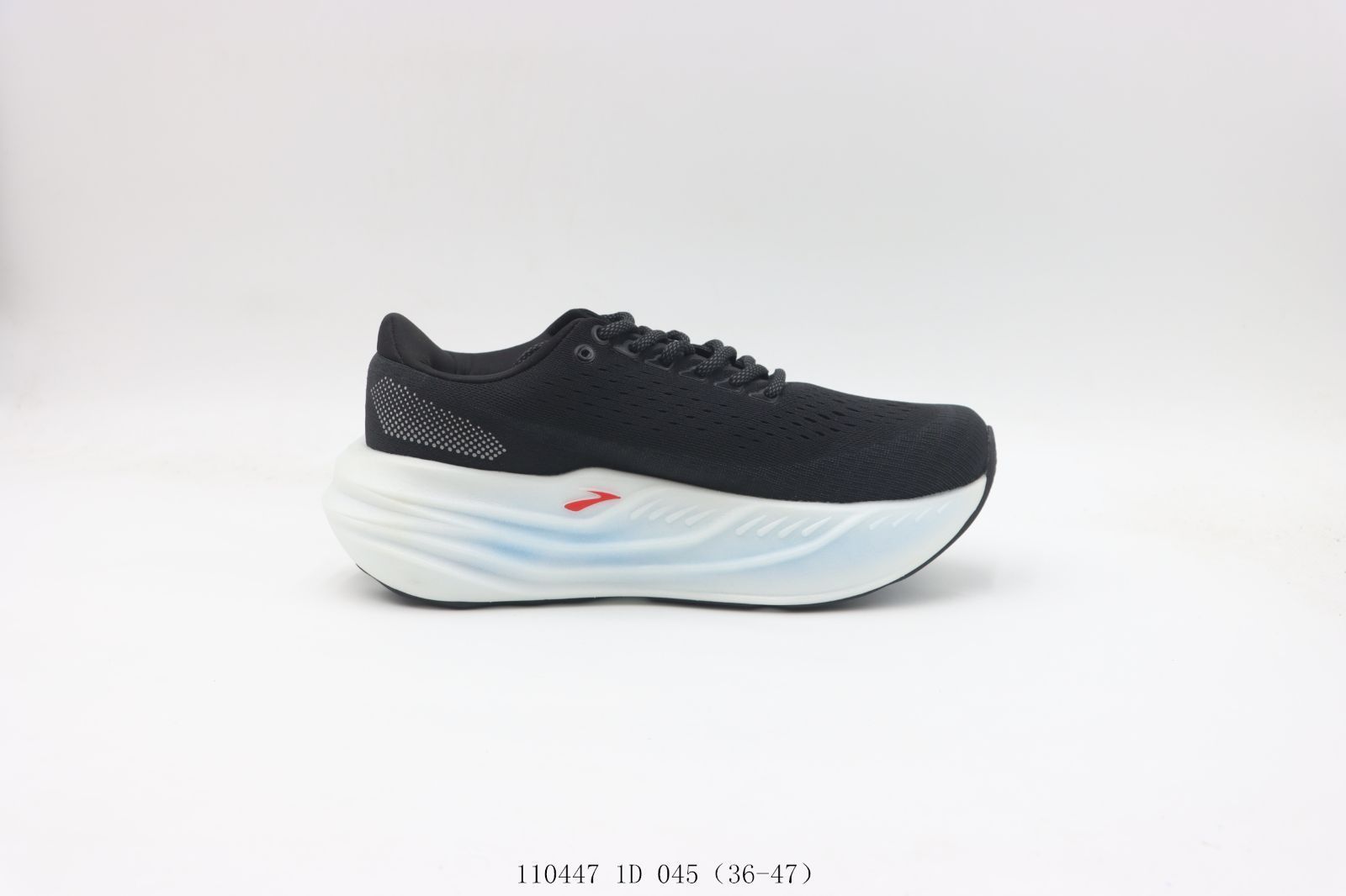 ブルック 今日特価】ブルックス（Brooks）のスニーカー、ブラックブルー