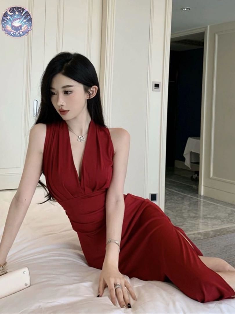シンプルタイトドレス　美しいラインのスリット入り　結婚式 パーティー シンプルタイトドレス 美しいラインのスリット入り 結婚式