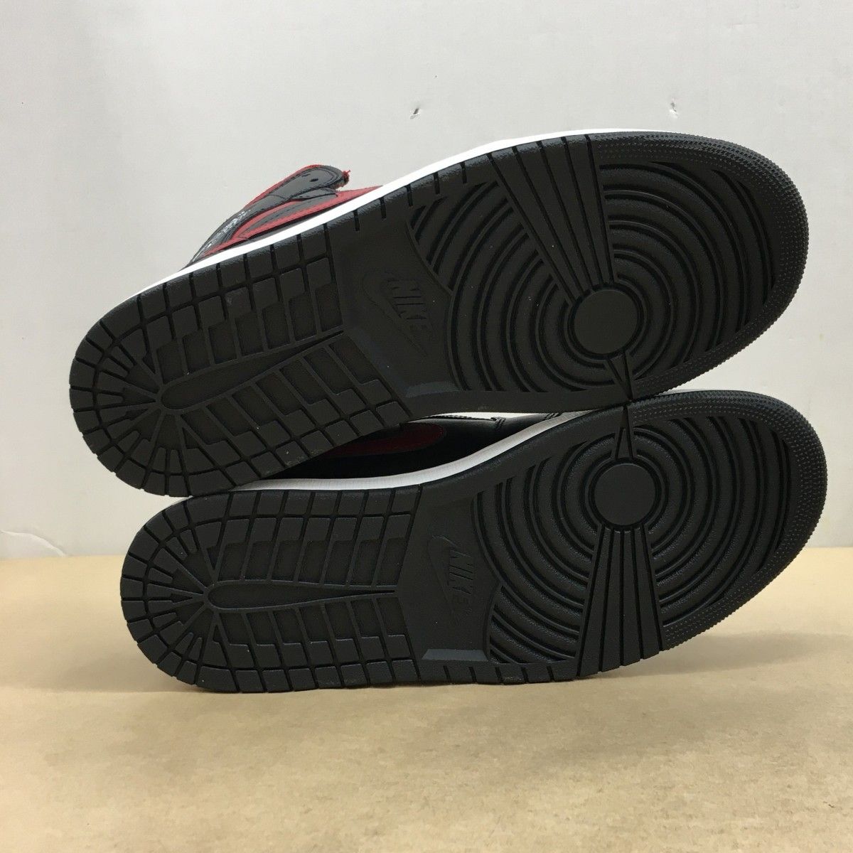 未使用 NIKE AIR JORDAN 1 MID Bred DQ8426-067 サイズ29cm【WS622-003 