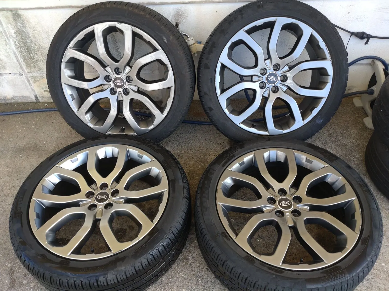 20インチ レンジローバーイヴォーク純正品ブラックホイールセット　値下げ最終 イヴォーク純正ブラックホイール 20インチ PCD108