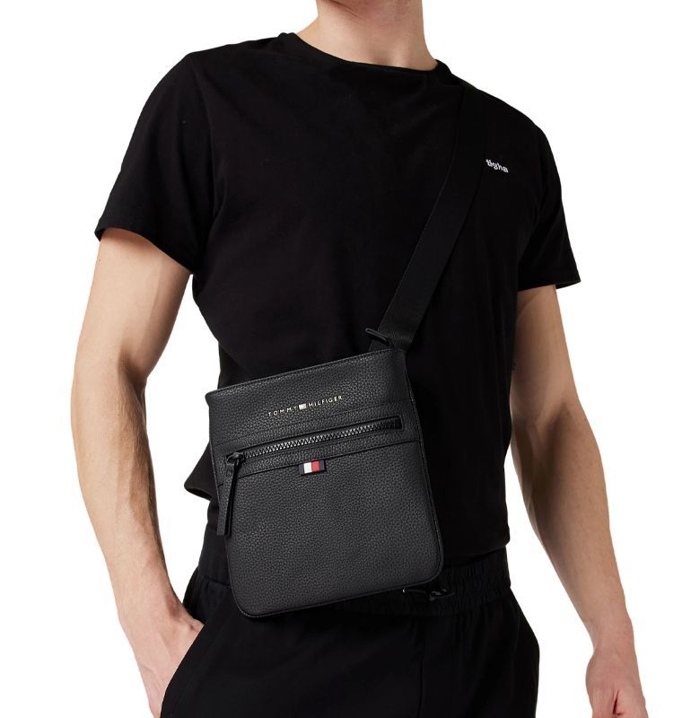 海外限定 TOMMY HILFIGER クロスオーバーボディバッグ 斜め掛け  